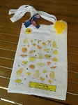 tote bag avec oiseaux dessinés par enfants dessus